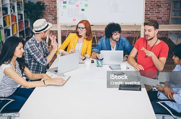 Tại sao trí tuệ cảm xúc lại quan trọng trong vai trò lãnh đạo doanh nghiệp